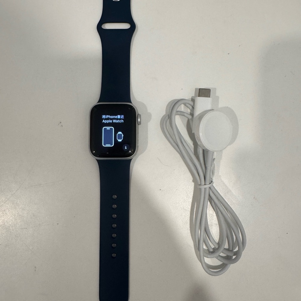 Apple Watch SE First Generation with Navy Band and charger